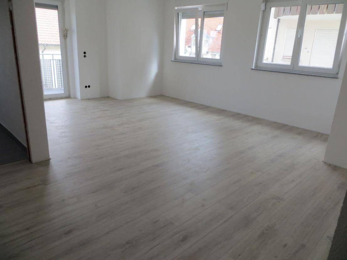 Prenájom bytu 3-izbový 80 m², Haller Ring 1, Bad Rappenau, Bádensko-Wurttembersko Prenájom bytu 3-izbový 80 m², Haller Ring 1, Bad Rappenau, Bádensko-Wurttembersko