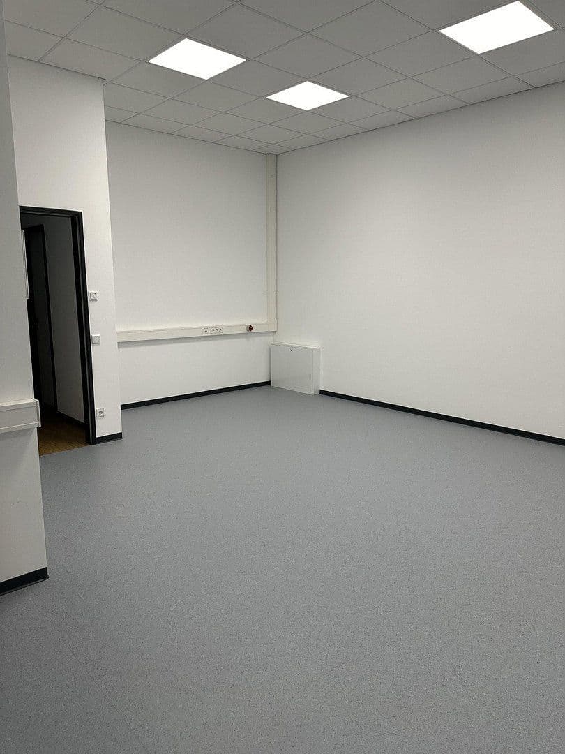 Prenájom kancelárie 174 m², Carl-von-Ossietzky-Str. 7, Bad Aibling, Bavorsko Prenájom kancelárie 174 m², Carl-von-Ossietzky-Str. 7, Bad Aibling, Bavorsko