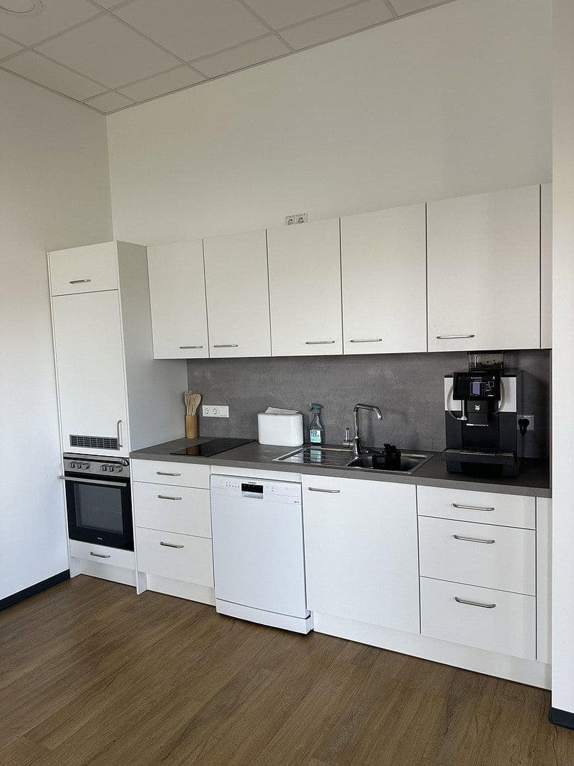 Prenájom kancelárie 174 m², Carl-von-Ossietzky-Str. 7, Bad Aibling, Bavorsko Prenájom kancelárie 174 m², Carl-von-Ossietzky-Str. 7, Bad Aibling, Bavorsko