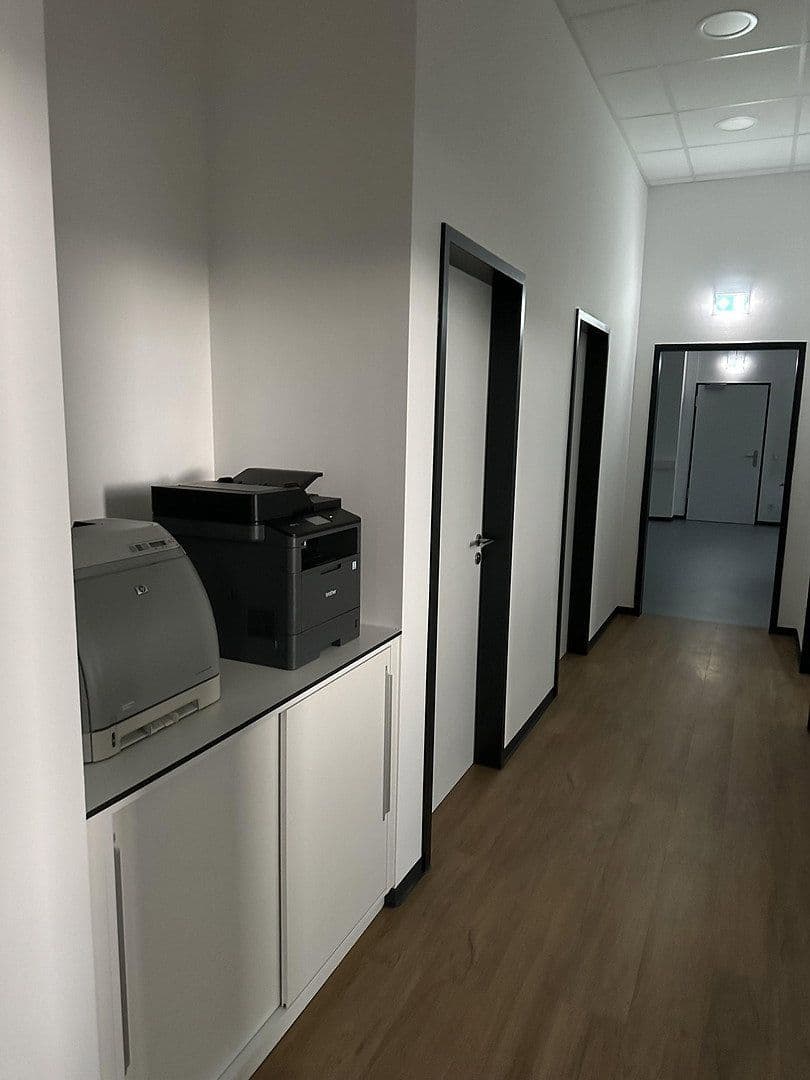 Prenájom kancelárie 174 m², Carl-von-Ossietzky-Str. 7, Bad Aibling, Bavorsko Prenájom kancelárie 174 m², Carl-von-Ossietzky-Str. 7, Bad Aibling, Bavorsko