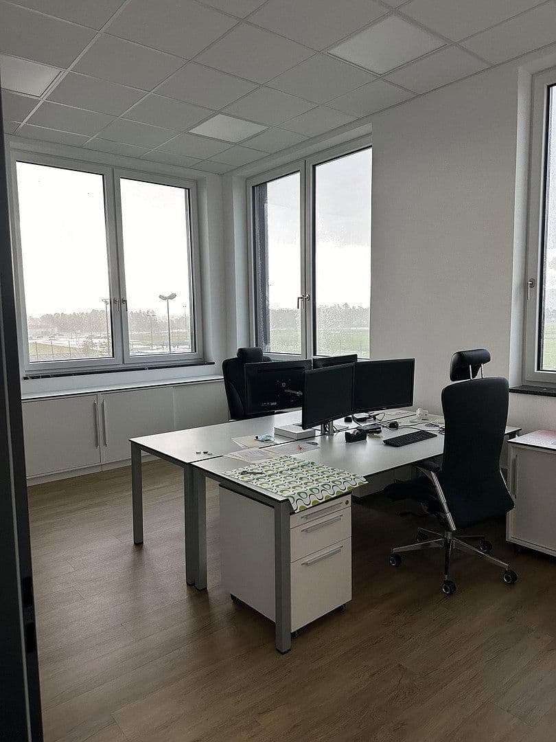 Prenájom kancelárie 174 m², Carl-von-Ossietzky-Str. 7, Bad Aibling, Bavorsko Prenájom kancelárie 174 m², Carl-von-Ossietzky-Str. 7, Bad Aibling, Bavorsko