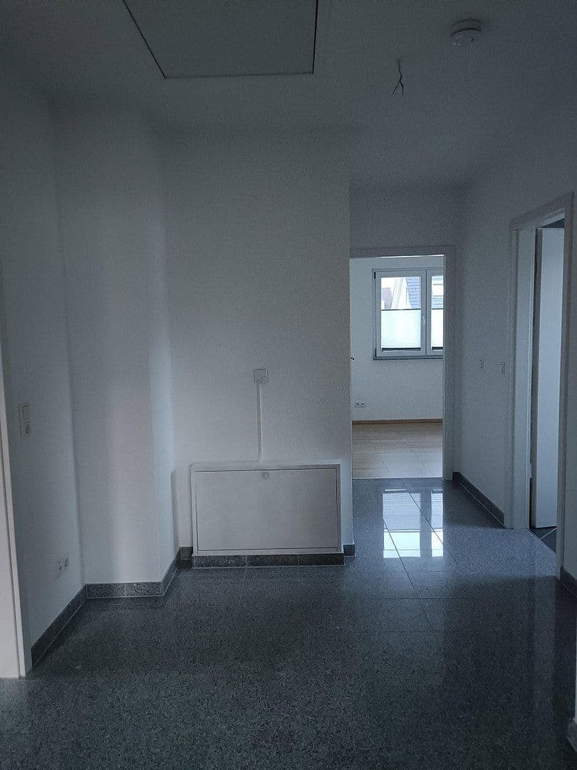 Prenájom bytu 3-izbový 90 m², Reilingen, Bádensko-Wurttembersko Prenájom bytu 3-izbový 90 m², Reilingen, Bádensko-Wurttembersko
