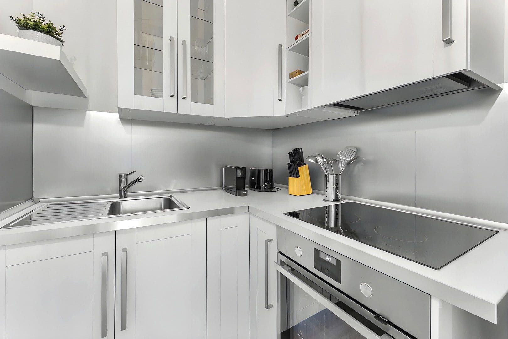 Prenájom bytu 2-izbový 50 m², Hechelstraße 14, Berlin, Berlín Prenájom bytu 2-izbový 50 m², Hechelstraße 14, Berlin, Berlín