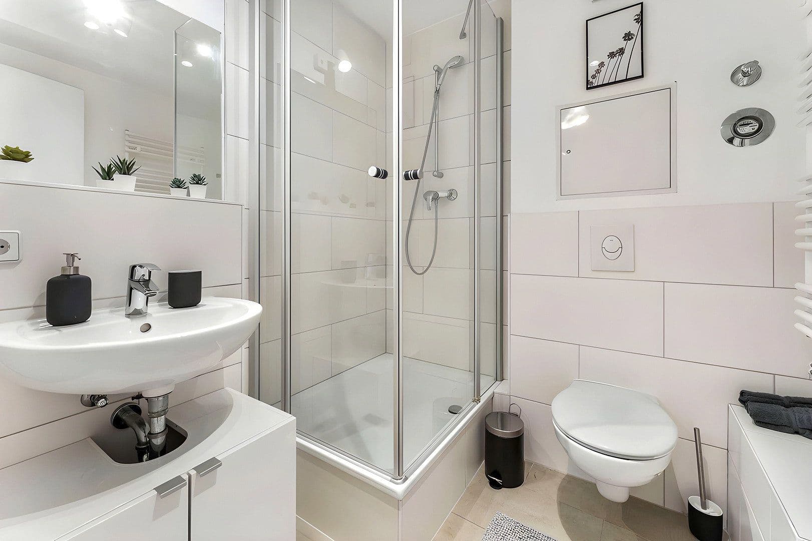Prenájom bytu 2-izbový 50 m², Hechelstraße 14, Berlin, Berlín Prenájom bytu 2-izbový 50 m², Hechelstraße 14, Berlin, Berlín