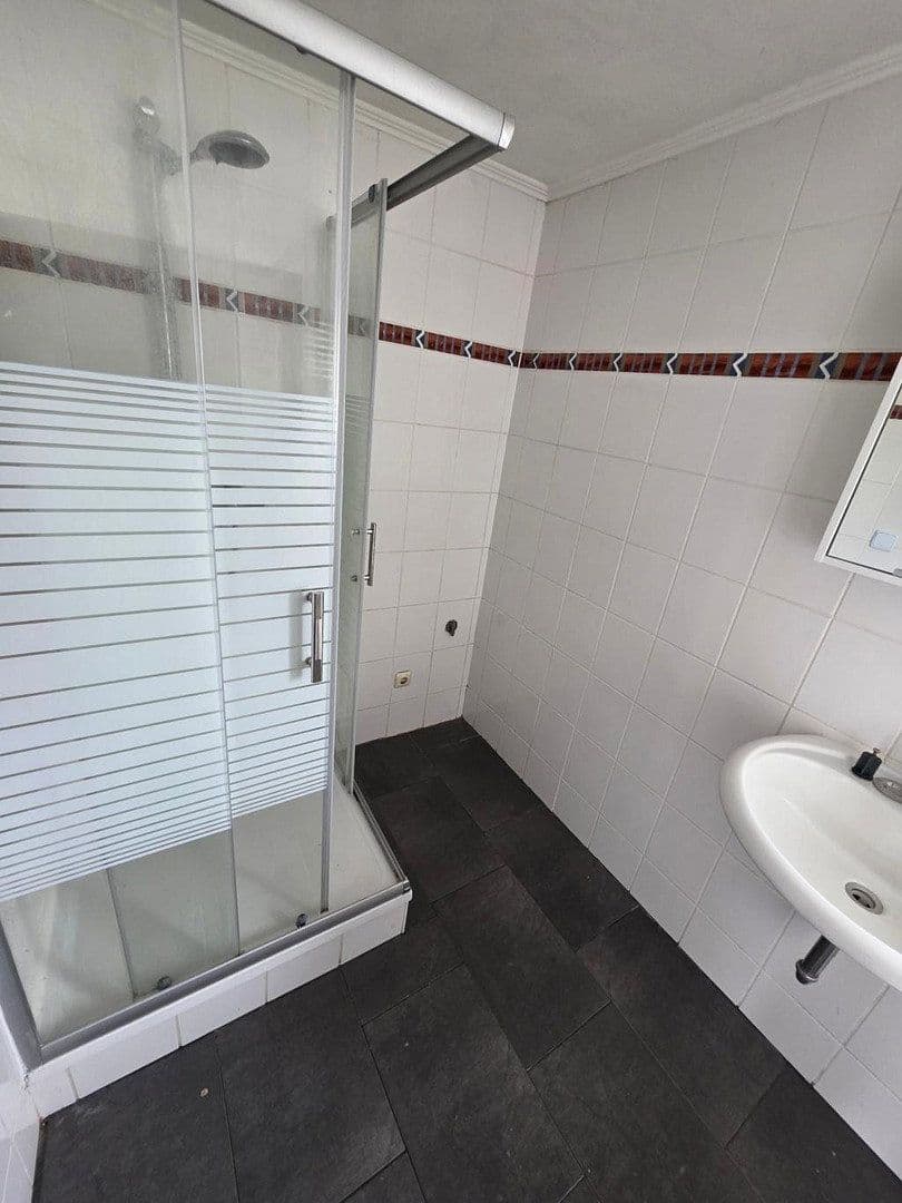 Prenájom bytu 2-izbový 31 m², Auguststr. 13, Bonn, Severné Porýnie - Westfálsko Prenájom bytu 2-izbový 31 m², Auguststr. 13, Bonn, Severné Porýnie - Westfálsko