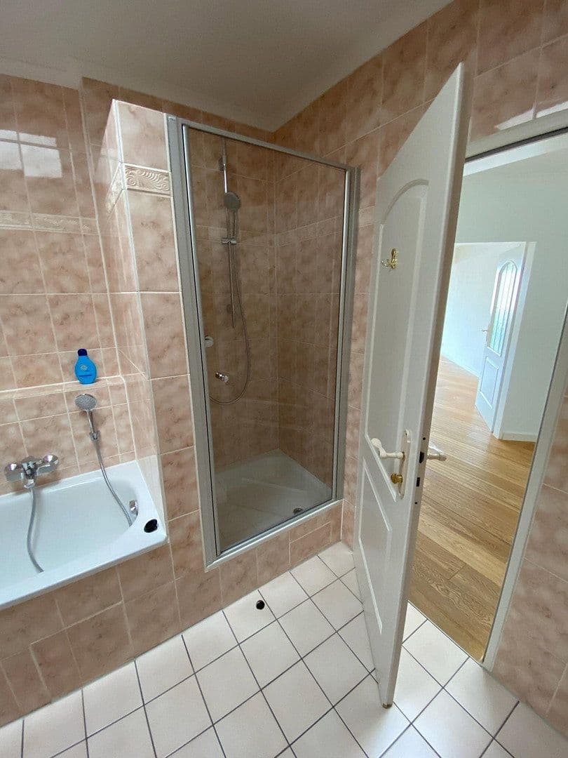 Prenájom bytu 4-izbový 123 m², Talhofstrasse 30, Gilching, Bavorsko Prenájom bytu 4-izbový 123 m², Talhofstrasse 30, Gilching, Bavorsko
