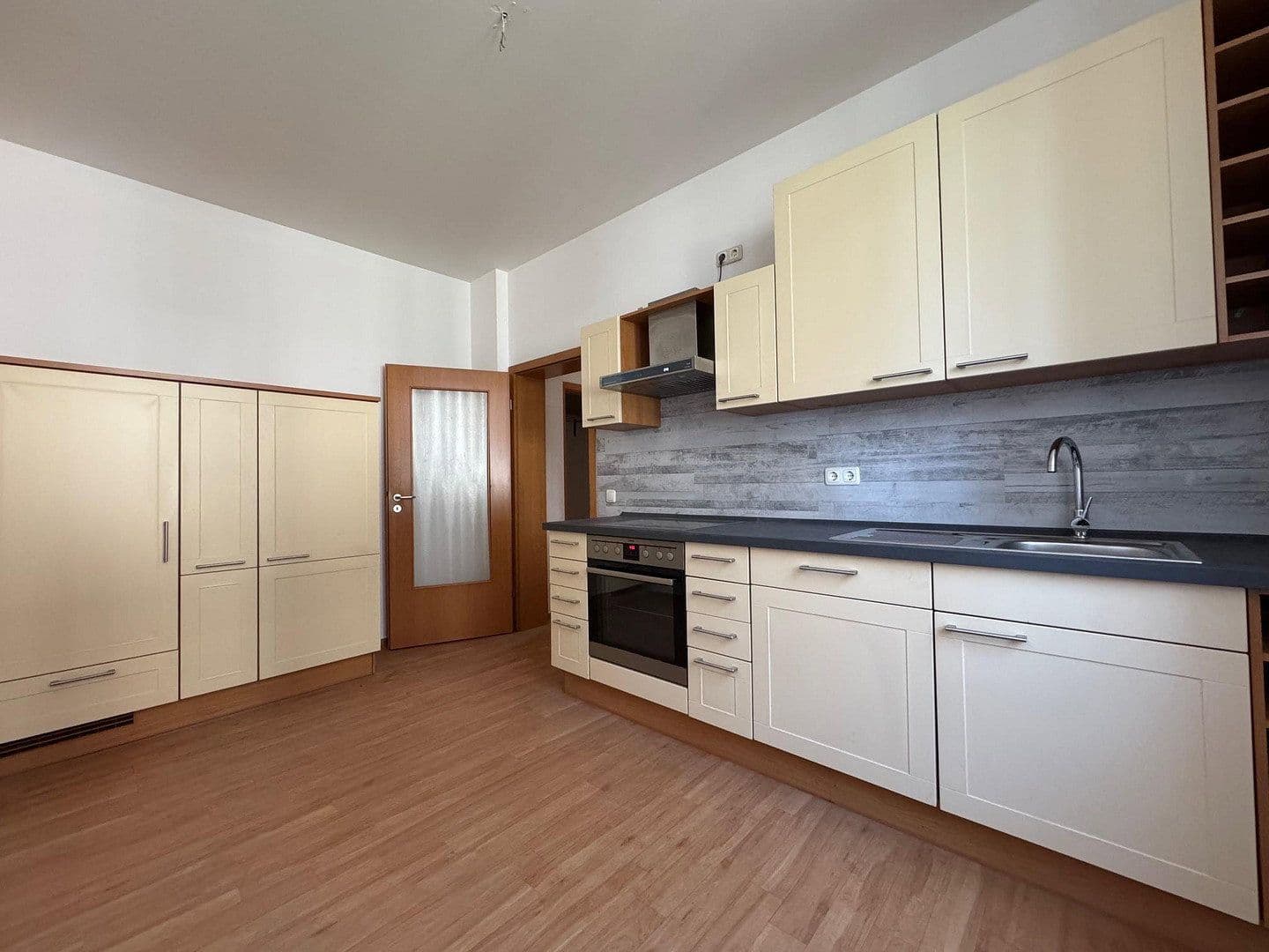 Prenájom bytu 2-izbový 63 m², Hanielstraße 31, Essen, Severné Porýnie - Westfálsko Prenájom bytu 2-izbový 63 m², Hanielstraße 31, Essen, Severné Porýnie - Westfálsko