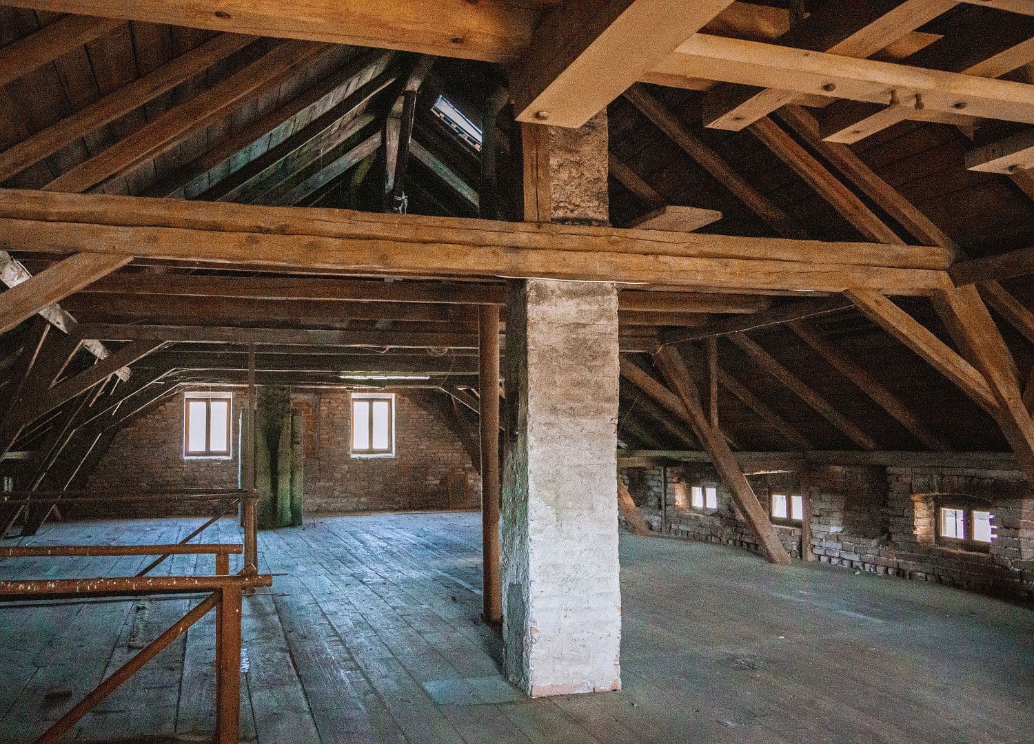 Predaj domu 333 m², pozemek 1.053 m², Am Aichbach, Niederaichbach, Bavorsko Predaj domu 333 m², pozemek 1.053 m², Am Aichbach, Niederaichbach, Bavorsko