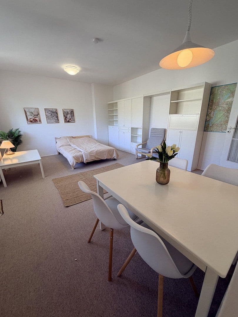 Prenájom bytu 1-izbový 38 m², Berlin, Berlín Prenájom bytu 1-izbový 38 m², Berlin, Berlín