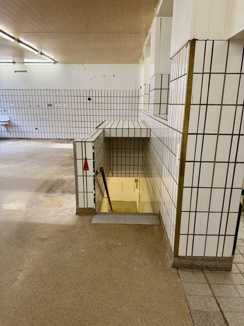 Prenájom nebytového priestoru 230 m², Bochumer Straße 36, Essen, Severné Porýnie - Westfálsko Prenájom nebytového priestoru 230 m², Bochumer Straße 36, Essen, Severné Porýnie - Westfálsko