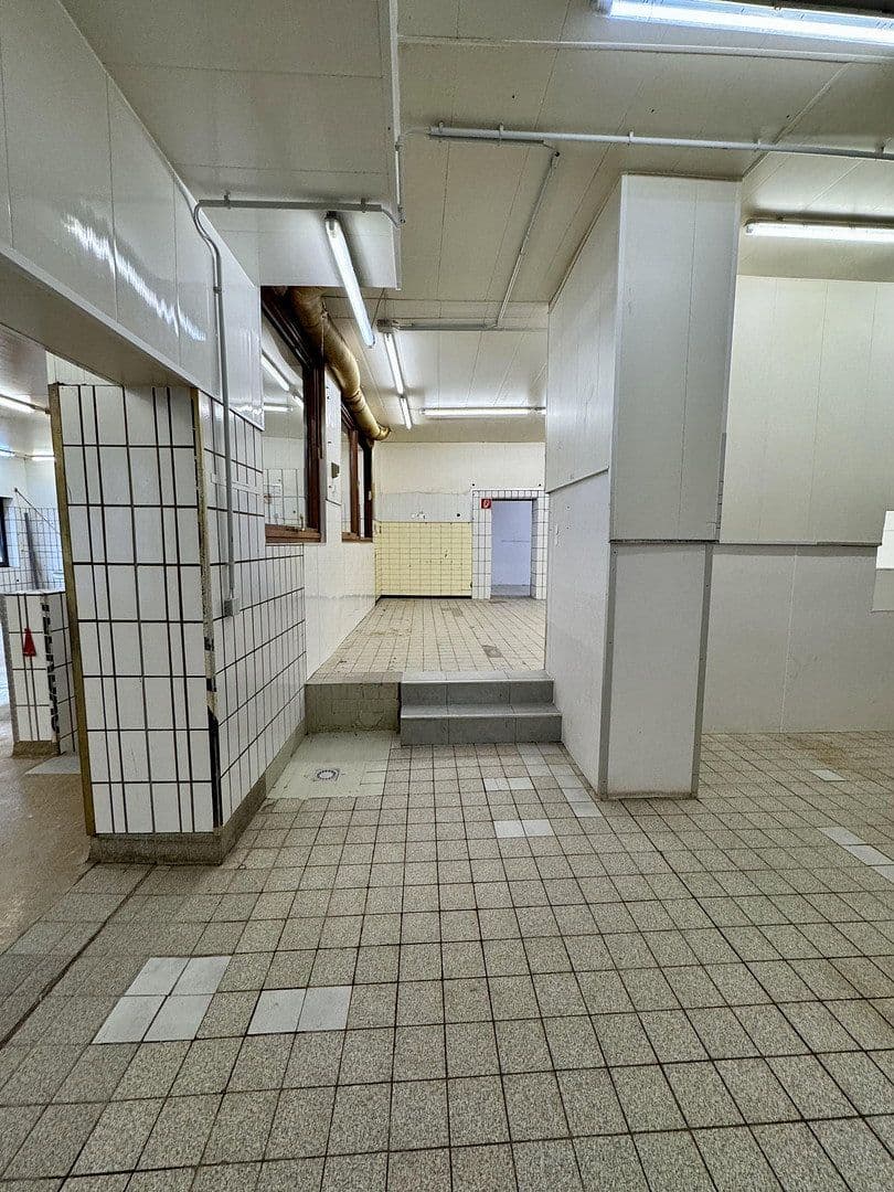 Prenájom nebytového priestoru 230 m², Bochumer Straße 36, Essen, Severné Porýnie - Westfálsko Prenájom nebytového priestoru 230 m², Bochumer Straße 36, Essen, Severné Porýnie - Westfálsko