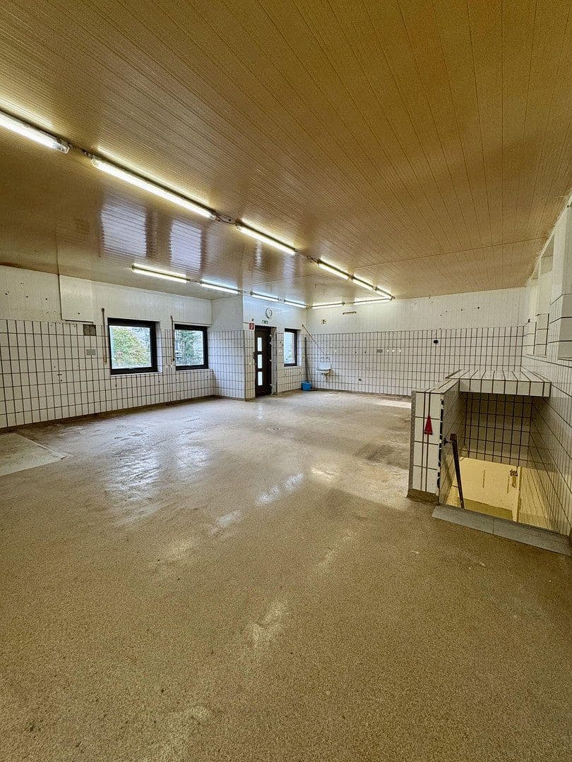 Prenájom nebytového priestoru 230 m², Bochumer Straße 36, Essen, Severné Porýnie - Westfálsko Prenájom nebytového priestoru 230 m², Bochumer Straße 36, Essen, Severné Porýnie - Westfálsko