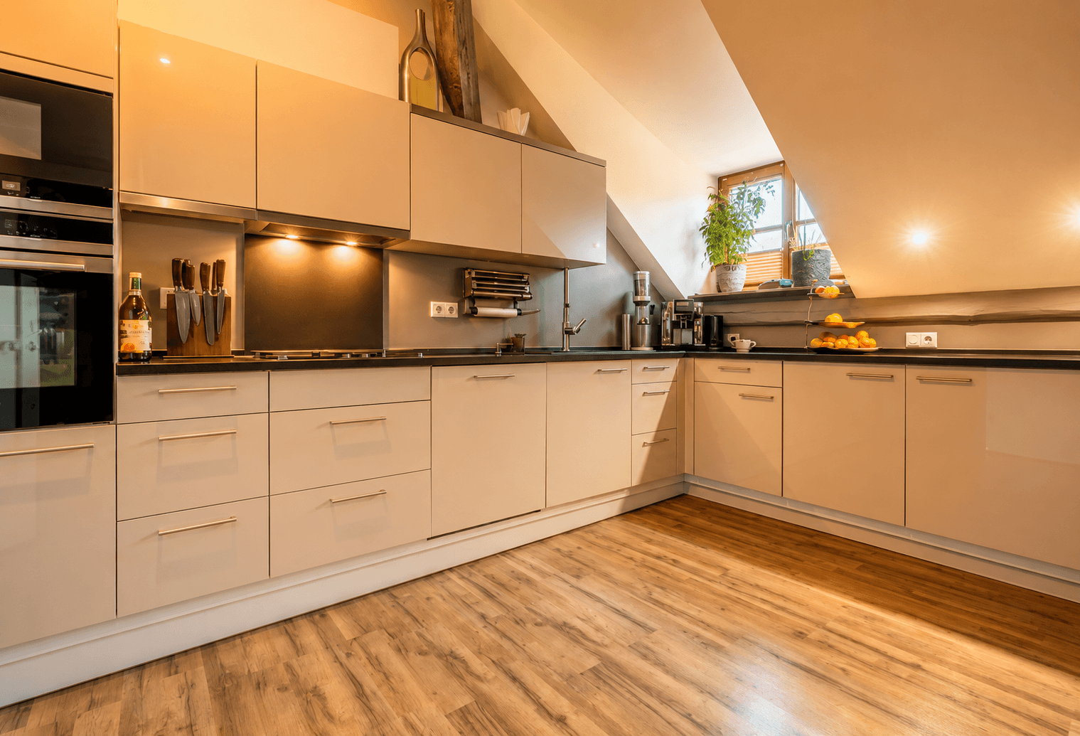 Predaj domu 809 m², pozemek 1.057 m², Kühbach, Bavorsko Predaj domu 809 m², pozemek 1.057 m², Kühbach, Bavorsko
