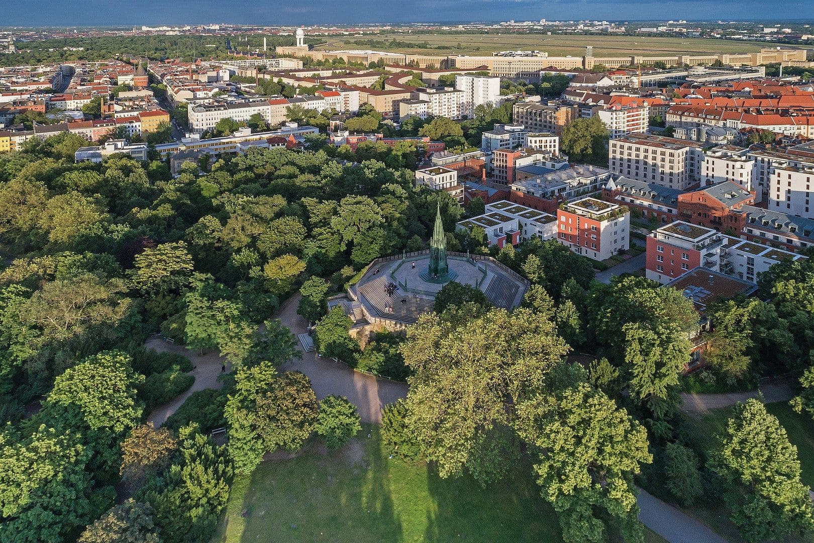 Predaj bytu 5-izbový 225 m², Berlin, Berlín Predaj bytu 5-izbový 225 m², Berlin, Berlín