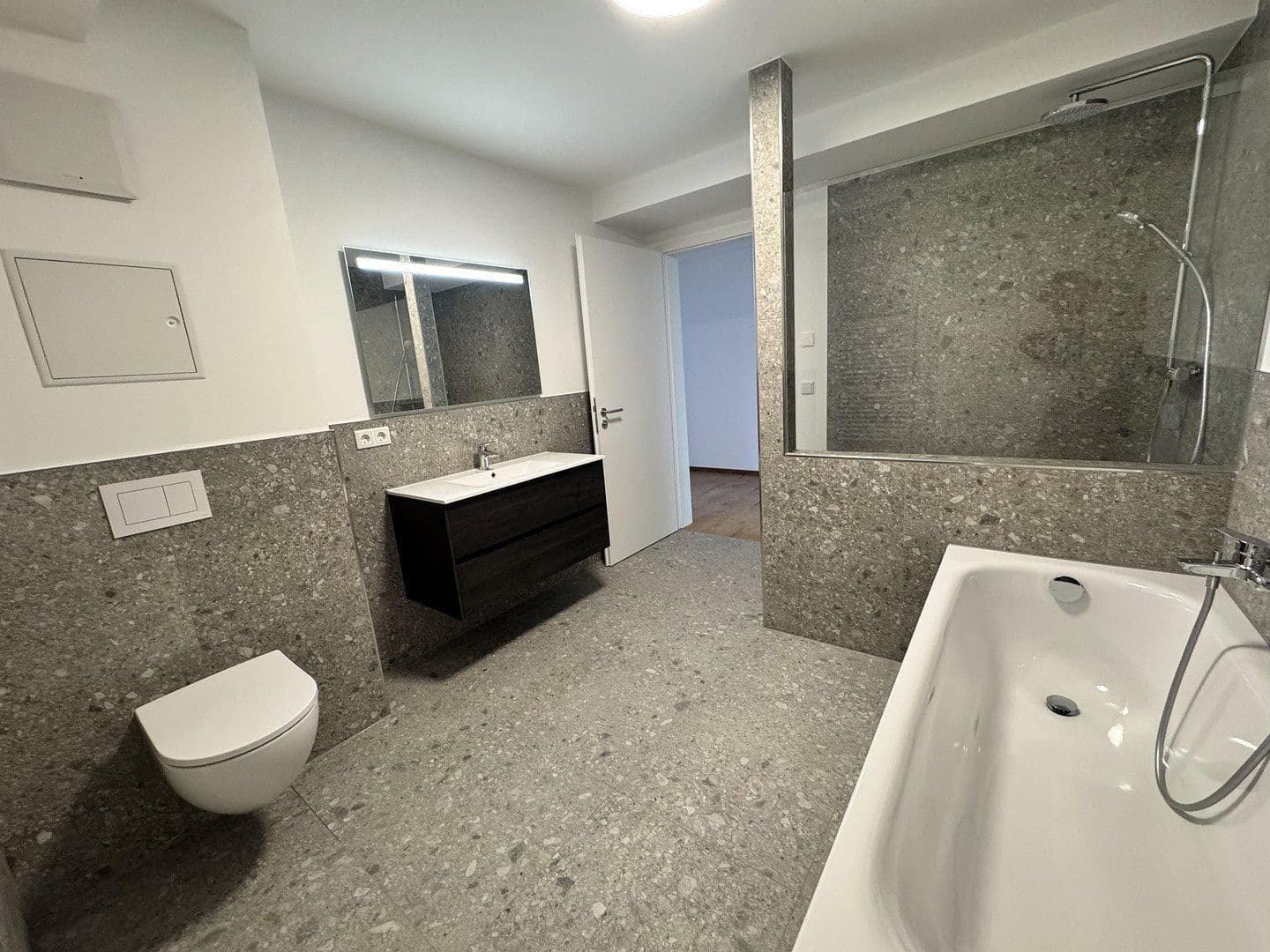 Prenájom bytu 4-izbový 123 m², Kilianistr. 2a, Mühlhausen/Thüringen, Durínsko Prenájom bytu 4-izbový 123 m², Kilianistr. 2a, Mühlhausen/Thüringen, Durínsko