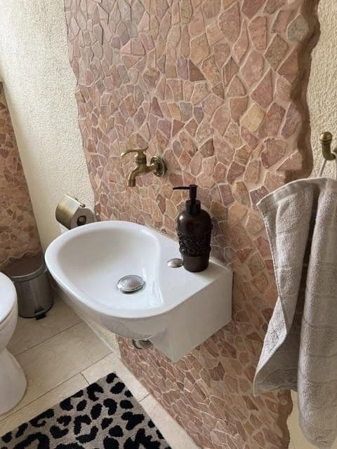 Predaj domu 154 m², pozemek 342 m², Kirchheim am Neckar, Bádensko-Wurttembersko Predaj domu 154 m², pozemek 342 m², Kirchheim am Neckar, Bádensko-Wurttembersko
