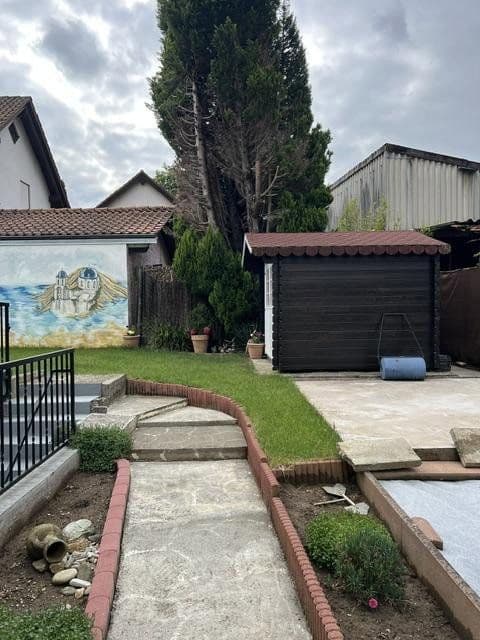 Predaj domu 154 m², pozemek 342 m², Kirchheim am Neckar, Bádensko-Wurttembersko Predaj domu 154 m², pozemek 342 m², Kirchheim am Neckar, Bádensko-Wurttembersko