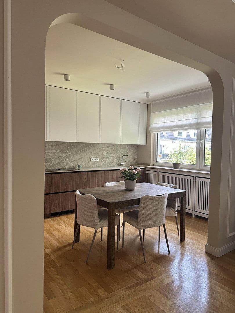 Predaj bytu 4-izbový 130 m², Heerstr. 76, Berlin, Berlín Predaj bytu 4-izbový 130 m², Heerstr. 76, Berlin, Berlín