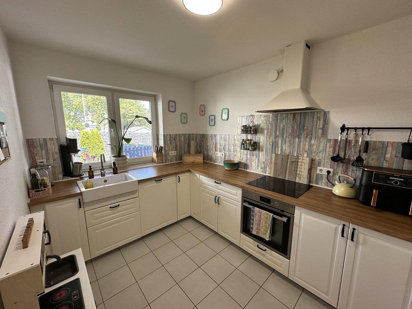 Prenájom bytu 4-izbový 103 m², Rheinbach, Severné Porýnie - Westfálsko Prenájom bytu 4-izbový 103 m², Rheinbach, Severné Porýnie - Westfálsko