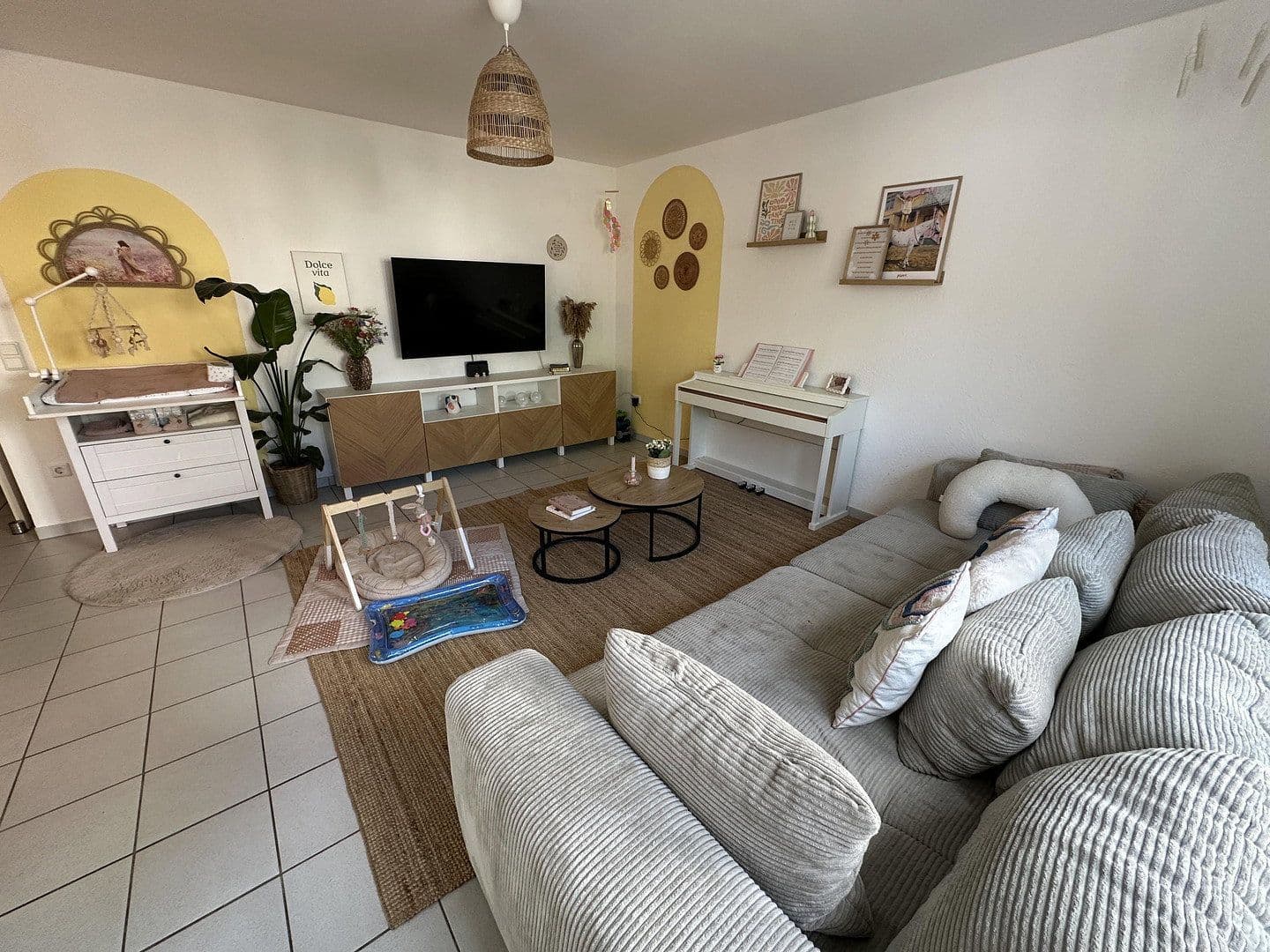 Prenájom bytu 4-izbový 103 m², Rheinbach, Severné Porýnie - Westfálsko Prenájom bytu 4-izbový 103 m², Rheinbach, Severné Porýnie - Westfálsko
