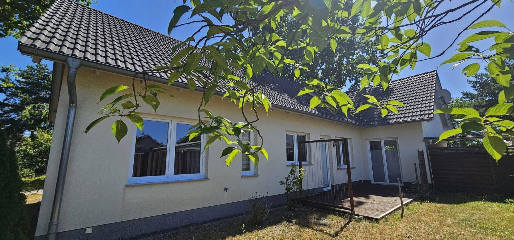 Predaj domu 130 m², pozemek 525 m², Puschkinstraße 19a, Königs Wusterhausen, Brandenbursko Predaj domu 130 m², pozemek 525 m², Puschkinstraße 19a, Königs Wusterhausen, Brandenbursko