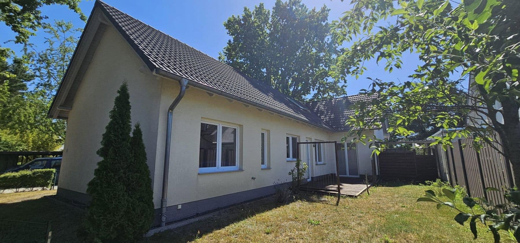 Predaj domu 130 m², pozemek 525 m², Puschkinstraße 19a, Königs Wusterhausen, Brandenbursko Predaj domu 130 m², pozemek 525 m², Puschkinstraße 19a, Königs Wusterhausen, Brandenbursko