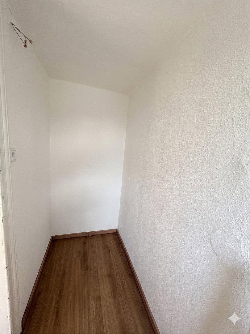 Prenájom bytu 4-izbový 105 m², Hans-Heinen-Straße 45, Dessau-Roßlau, Sasko-Anhaltsko Prenájom bytu 4-izbový 105 m², Hans-Heinen-Straße 45, Dessau-Roßlau, Sasko-Anhaltsko