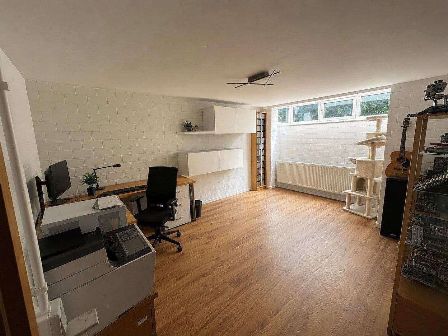 Prenájom bytu 5-izbový 125 m², Kelkheim (Taunus), Hesensko Prenájom bytu 5-izbový 125 m², Kelkheim (Taunus), Hesensko