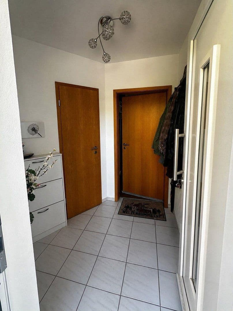 Prenájom bytu 5-izbový 125 m², Kelkheim (Taunus), Hesensko Prenájom bytu 5-izbový 125 m², Kelkheim (Taunus), Hesensko