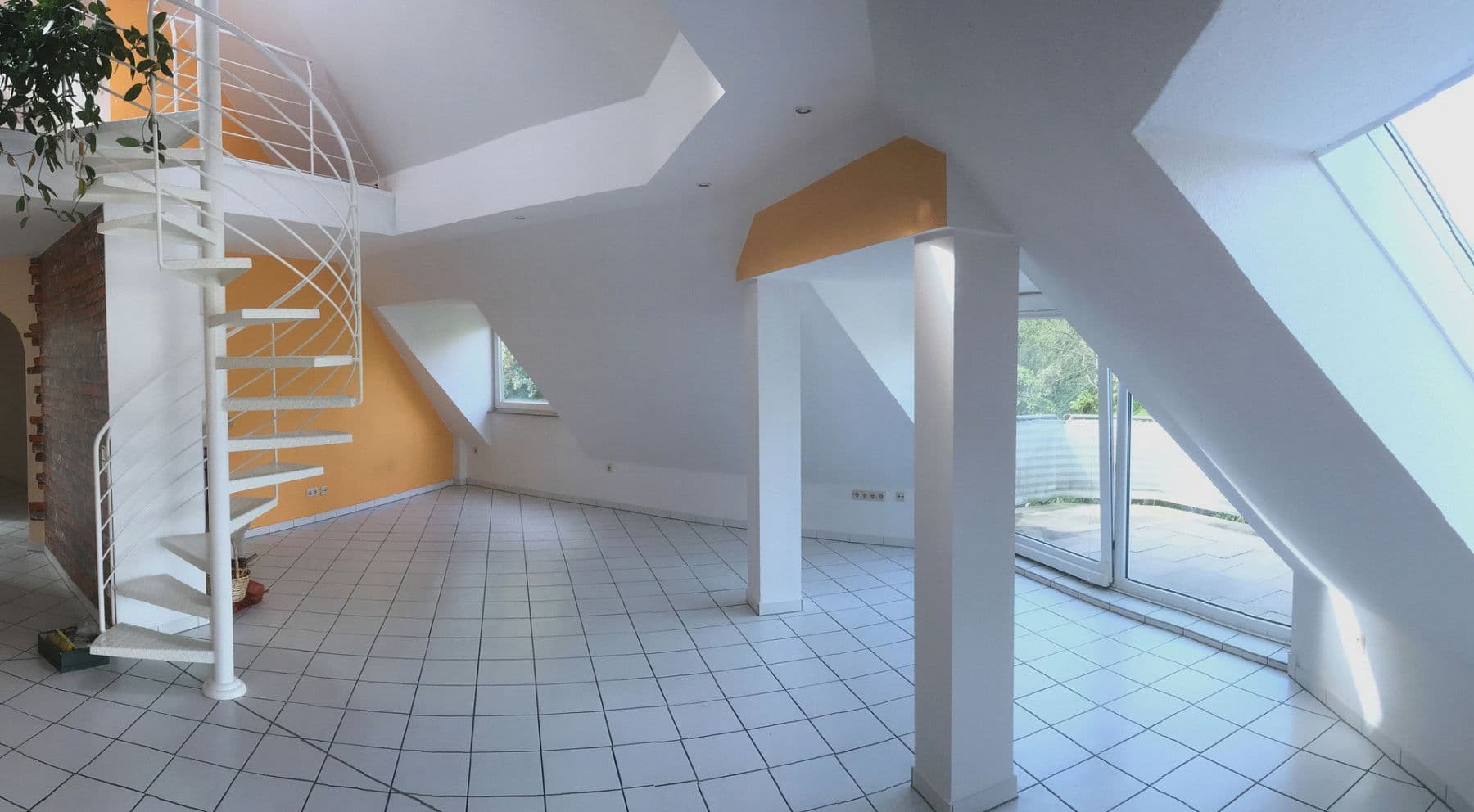 Prenájom bytu 4-izbový 124 m², Hattersheim am Main, Hesensko Prenájom bytu 4-izbový 124 m², Hattersheim am Main, Hesensko