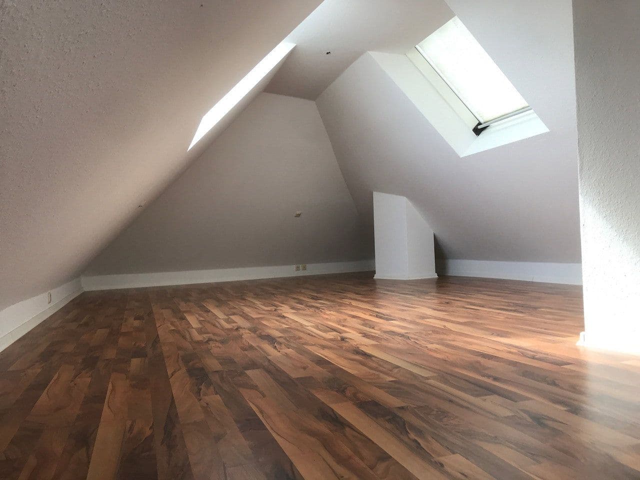 Prenájom bytu 4-izbový 124 m², Hattersheim am Main, Hesensko Prenájom bytu 4-izbový 124 m², Hattersheim am Main, Hesensko