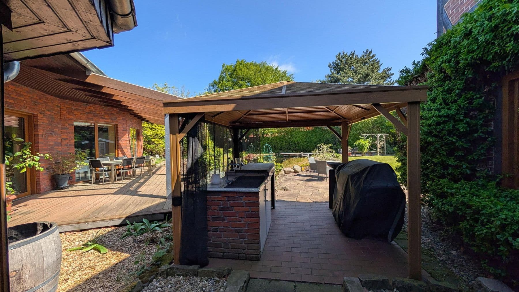 Predaj domu 694 m², pozemek 3.663 m², Hohenhameln, Dolné Sasko Predaj domu 694 m², pozemek 3.663 m², Hohenhameln, Dolné Sasko