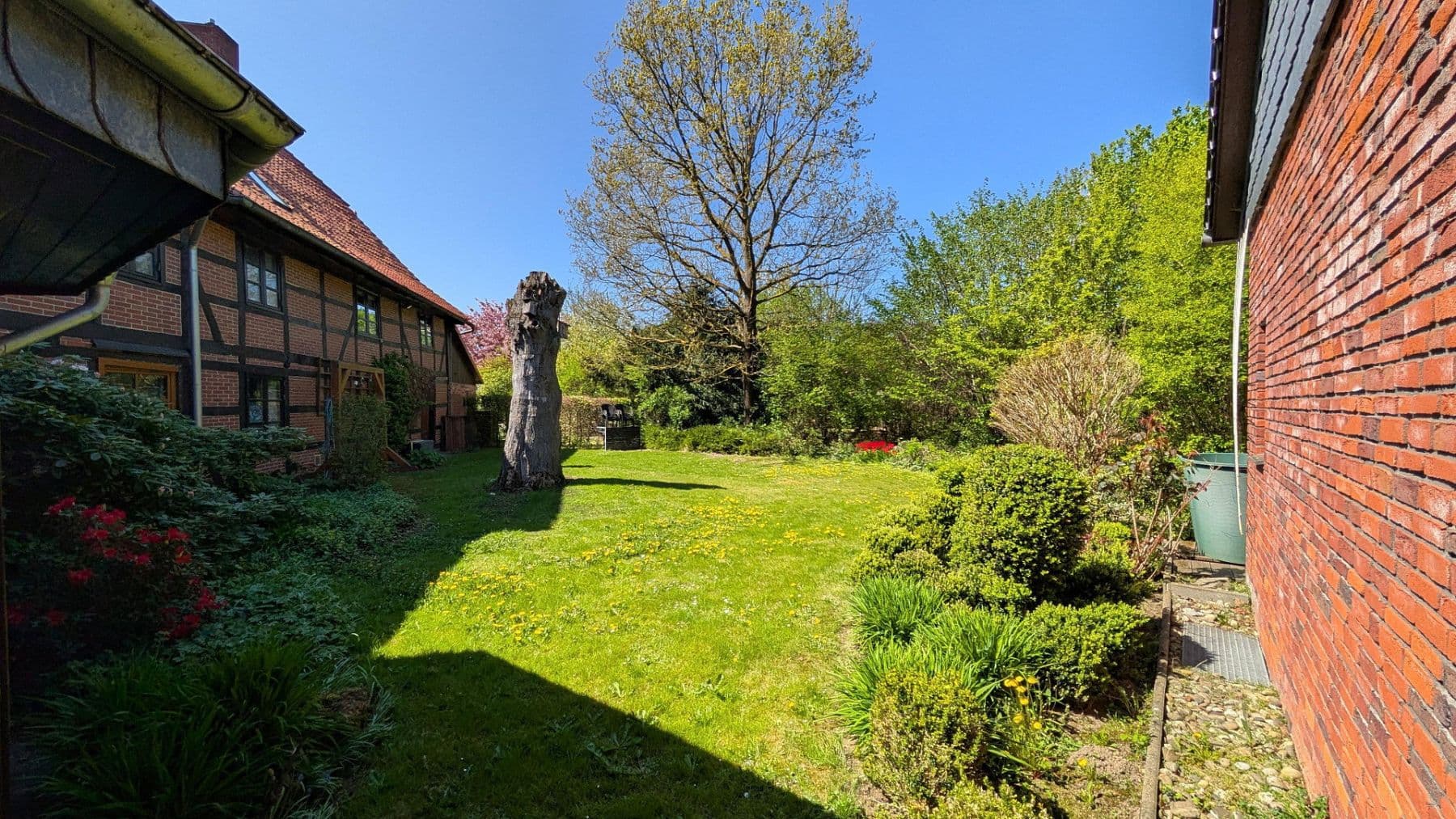 Predaj domu 694 m², pozemek 3.663 m², Hohenhameln, Dolné Sasko Predaj domu 694 m², pozemek 3.663 m², Hohenhameln, Dolné Sasko
