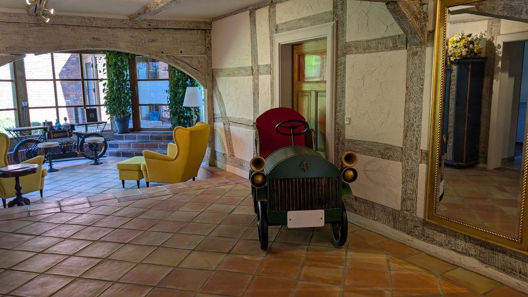 Predaj domu 694 m², pozemek 3.663 m², Hohenhameln, Dolné Sasko Predaj domu 694 m², pozemek 3.663 m², Hohenhameln, Dolné Sasko