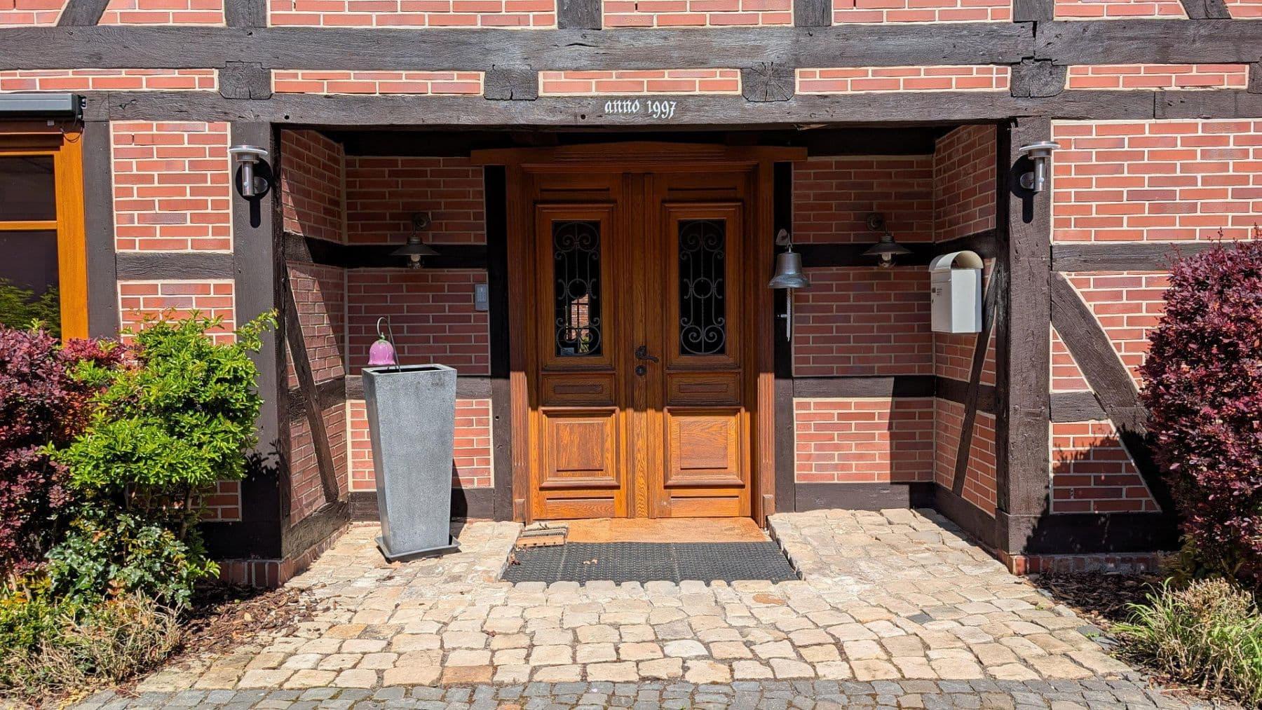 Predaj domu 694 m², pozemek 3.663 m², Hohenhameln, Dolné Sasko Predaj domu 694 m², pozemek 3.663 m², Hohenhameln, Dolné Sasko
