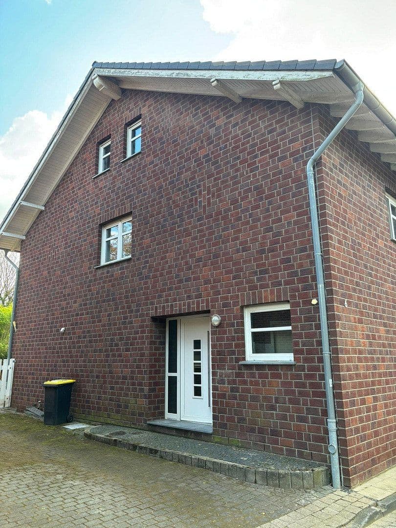 Prenájom domu 232 m², pozemek 732 m², Beverath 6, Erkelenz, Severné Porýnie - Westfálsko Prenájom domu 232 m², pozemek 732 m², Beverath 6, Erkelenz, Severné Porýnie - Westfálsko