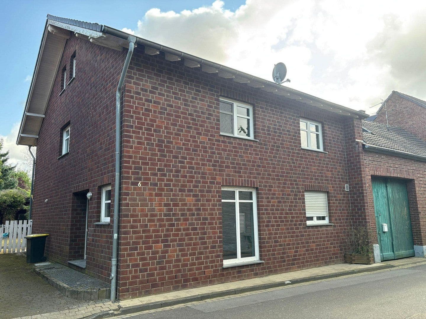 Prenájom domu 232 m², pozemek 732 m², Beverath 6, Erkelenz, Severné Porýnie - Westfálsko Prenájom domu 232 m², pozemek 732 m², Beverath 6, Erkelenz, Severné Porýnie - Westfálsko
