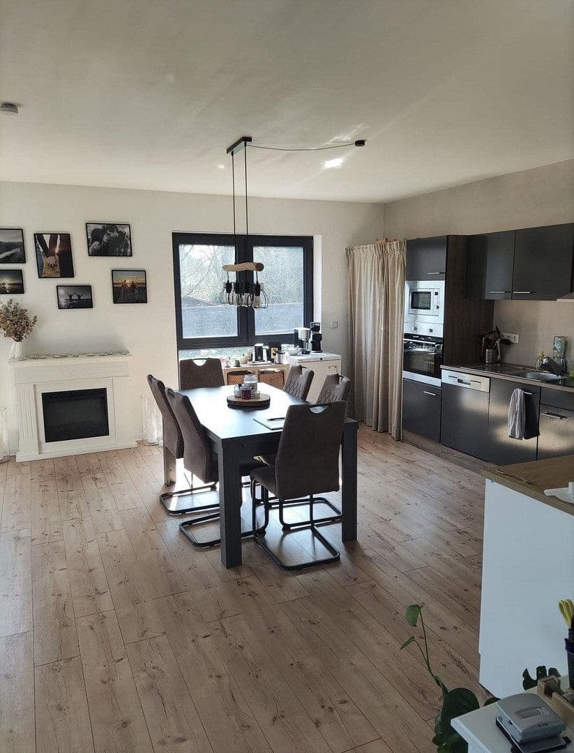 Prenájom bytu 2-izbový 93 m², Gießen, Hesensko Prenájom bytu 2-izbový 93 m², Gießen, Hesensko