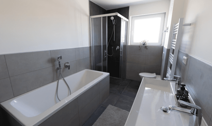 Prenájom bytu 3-izbový 76 m², Bahnhofstraße 4, Neustadt an der Aisch, Bavorsko Prenájom bytu 3-izbový 76 m², Bahnhofstraße 4, Neustadt an der Aisch, Bavorsko