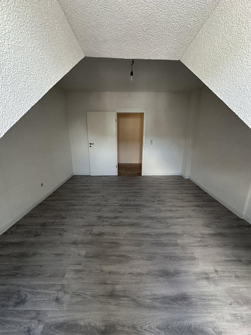 Prenájom bytu 5-izbový 110 m², Gelsenkirchen, Severné Porýnie - Westfálsko Prenájom bytu 5-izbový 110 m², Gelsenkirchen, Severné Porýnie - Westfálsko
