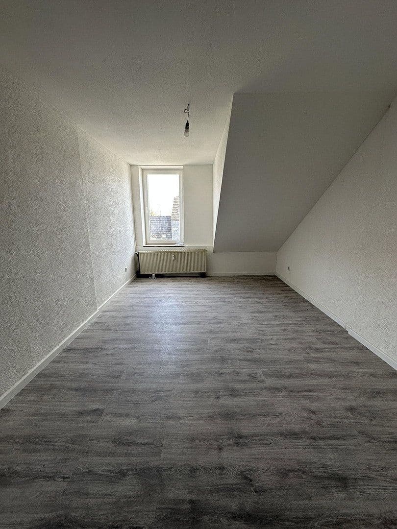 Prenájom bytu 5-izbový 110 m², Gelsenkirchen, Severné Porýnie - Westfálsko Prenájom bytu 5-izbový 110 m², Gelsenkirchen, Severné Porýnie - Westfálsko