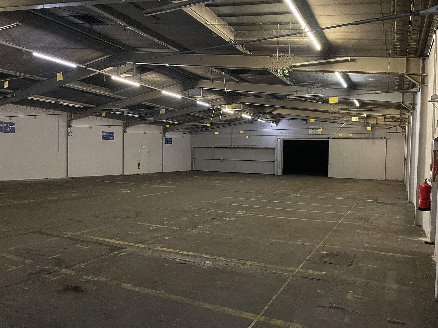 Prenájom nebytového priestoru 10.430 m², Im Gewerbepark 1, Hunderdorf, Bavorsko Prenájom nebytového priestoru 10.430 m², Im Gewerbepark 1, Hunderdorf, Bavorsko