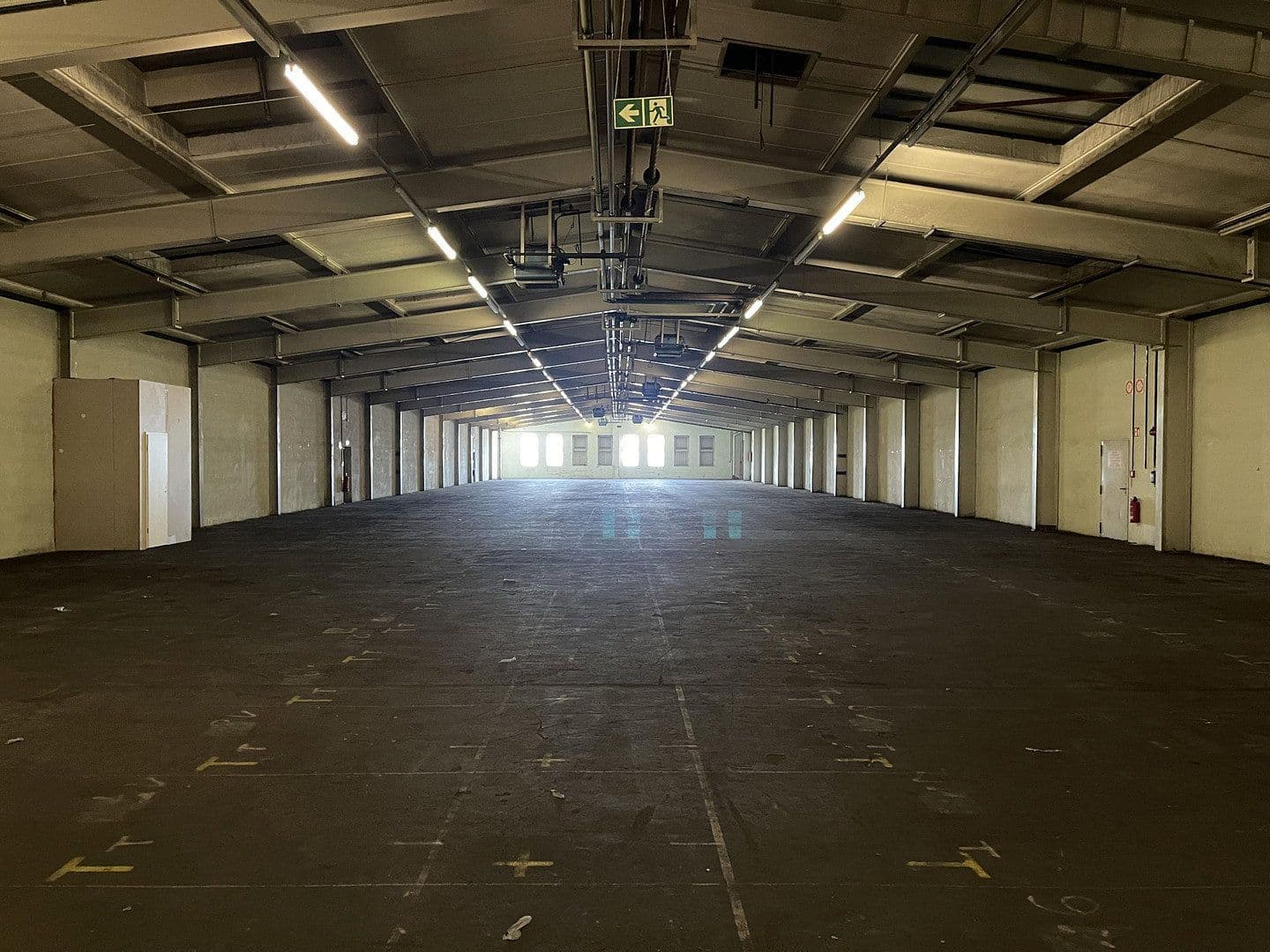 Prenájom nebytového priestoru 10.430 m², Im Gewerbepark 1, Hunderdorf, Bavorsko Prenájom nebytového priestoru 10.430 m², Im Gewerbepark 1, Hunderdorf, Bavorsko