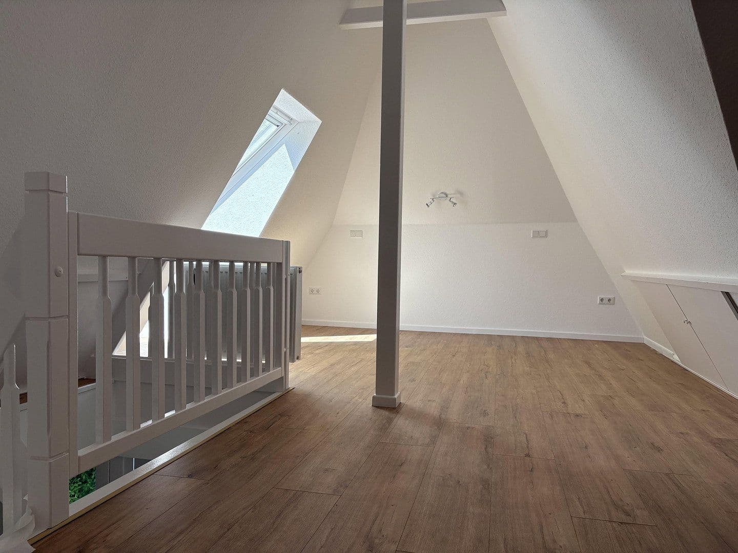 Predaj domu 282 m², pozemek 584 m², Edith-Stein-Straße 34, Wuppertal, Severné Porýnie - Westfálsko Predaj domu 282 m², pozemek 584 m², Edith-Stein-Straße 34, Wuppertal, Severné Porýnie - Westfálsko