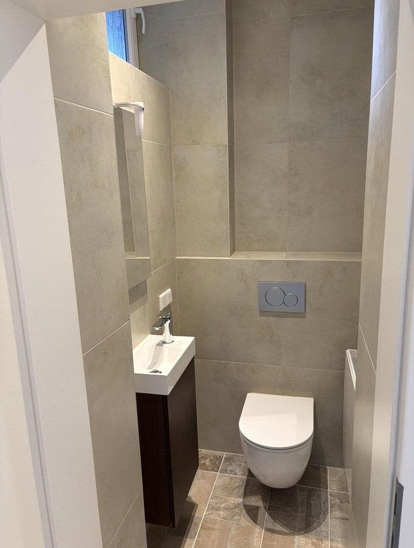 Predaj domu 282 m², pozemek 584 m², Edith-Stein-Straße 34, Wuppertal, Severné Porýnie - Westfálsko Predaj domu 282 m², pozemek 584 m², Edith-Stein-Straße 34, Wuppertal, Severné Porýnie - Westfálsko
