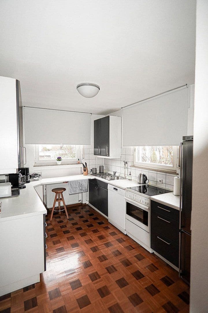Predaj domu 259 m², pozemek 843 m², Kirchheim unter Teck, Bádensko-Wurttembersko Predaj domu 259 m², pozemek 843 m², Kirchheim unter Teck, Bádensko-Wurttembersko