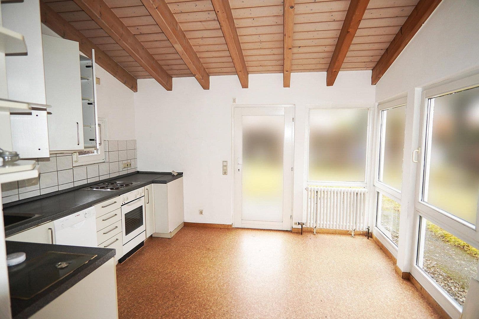 Predaj domu 259 m², pozemek 843 m², Kirchheim unter Teck, Bádensko-Wurttembersko Predaj domu 259 m², pozemek 843 m², Kirchheim unter Teck, Bádensko-Wurttembersko