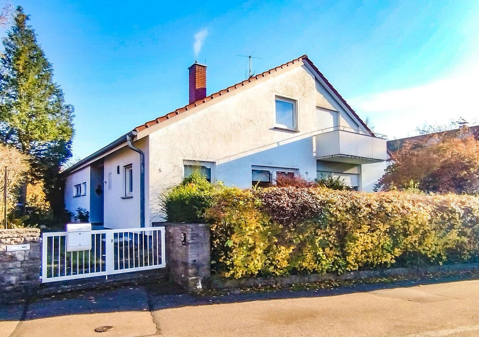 Predaj domu 259 m², pozemek 843 m², Kirchheim unter Teck, Bádensko-Wurttembersko Predaj domu 259 m², pozemek 843 m², Kirchheim unter Teck, Bádensko-Wurttembersko