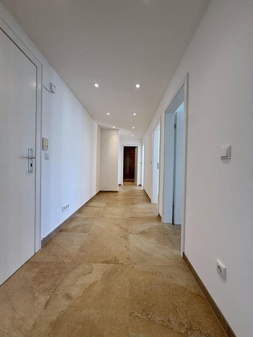 Predaj bytu 3-izbový 70 m², Engadiner Strasse 36, München, Bavorsko Predaj bytu 3-izbový 70 m², Engadiner Strasse 36, München, Bavorsko