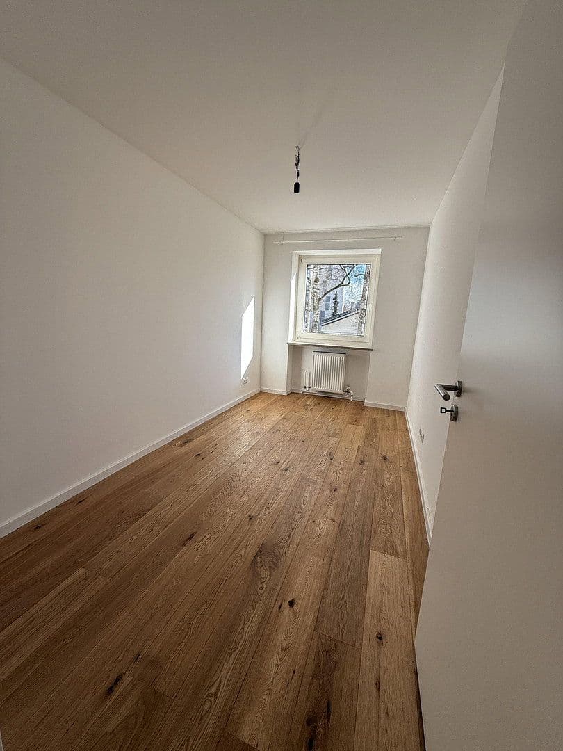 Predaj bytu 3-izbový 70 m², Engadiner Strasse 36, München, Bavorsko Predaj bytu 3-izbový 70 m², Engadiner Strasse 36, München, Bavorsko